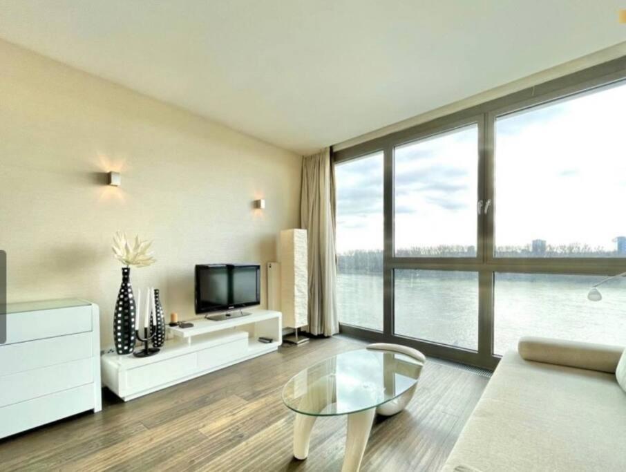 Eurovea Cozy Studio Lägenhet Bratislava Exteriör bild